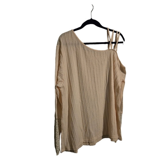 New pullover top w/lace size 4xl=20 color cream - Picture 2 of 10